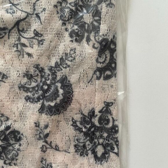 Free People Layered in Lace Stretch Legging Pants in Ivory Combo Womens Small - Picture 5 of 8